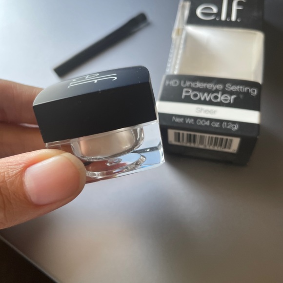 Elf under eye settings powder - Picture 3 of 11